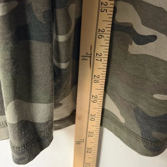 Camouflage Hoodie - Tee with front pocket - Picture 14 of 16